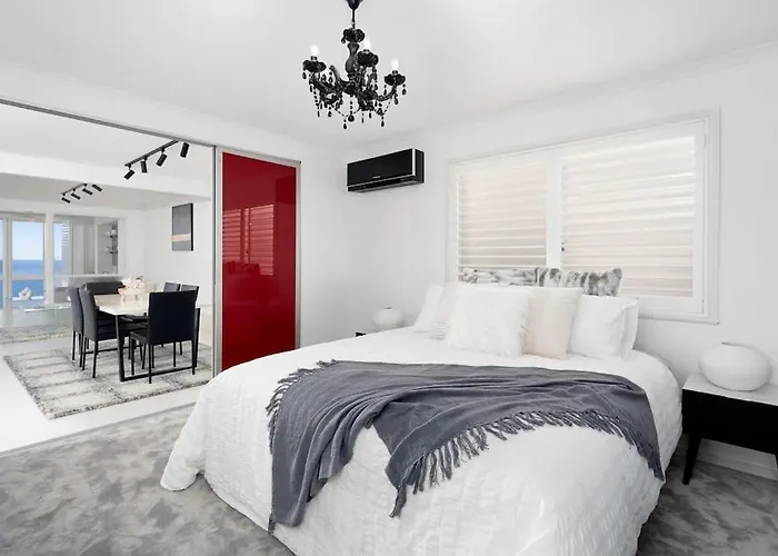 Scarborough Waterfront Penthouse Unit