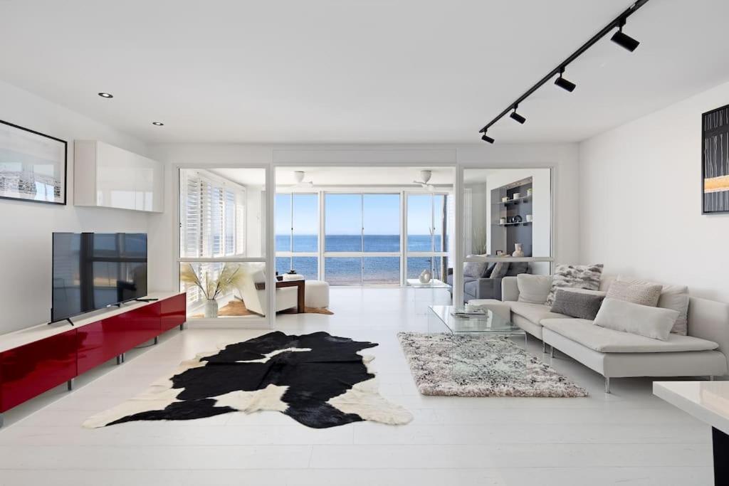 Waterfront Penthouse Unit Apartment Scarborough